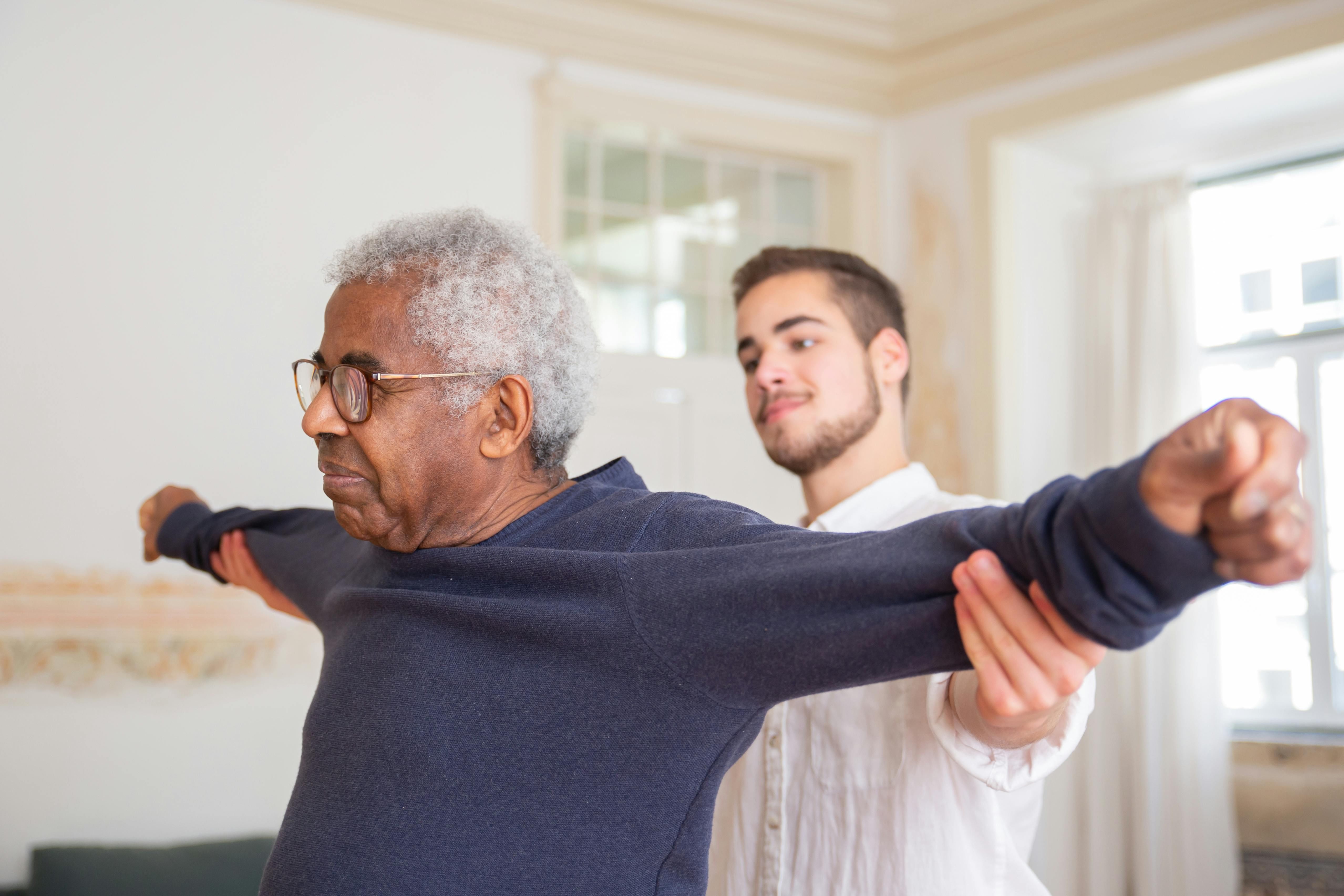 Resident in physical therapy session at Lakebridge - A Waters Community